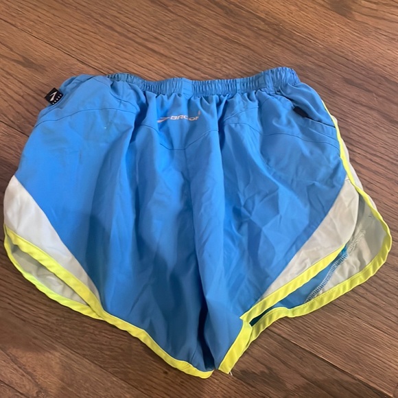 BROOKS SHORTS - Picture 2 of 3